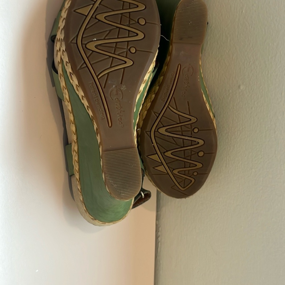 Earthies Green Wedge Sandals with Braided Detail - Picture 4 of 4